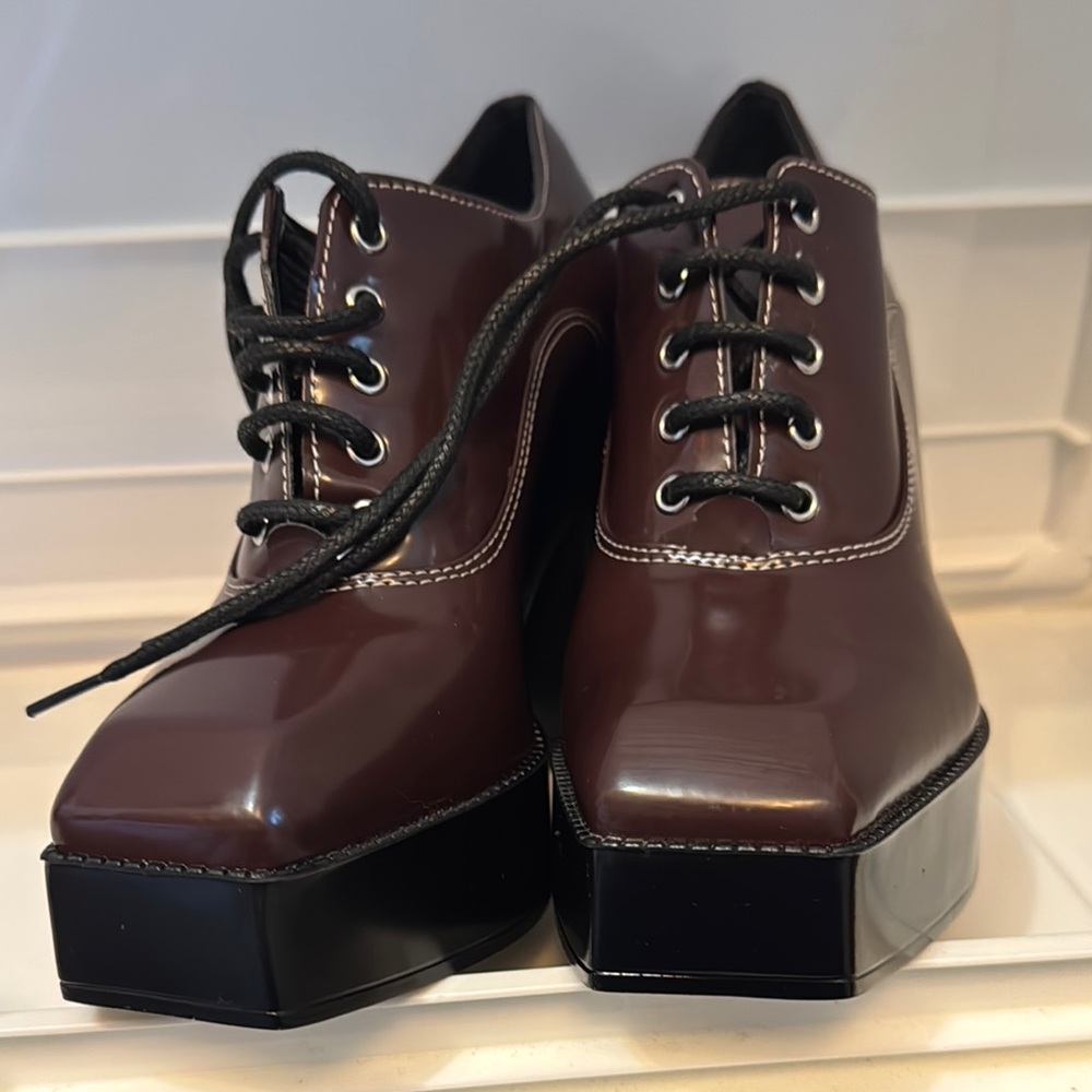 NWOT GB Women's Burgundy Platform Oxford Shoes Sz 7 - Picture 2 of 7